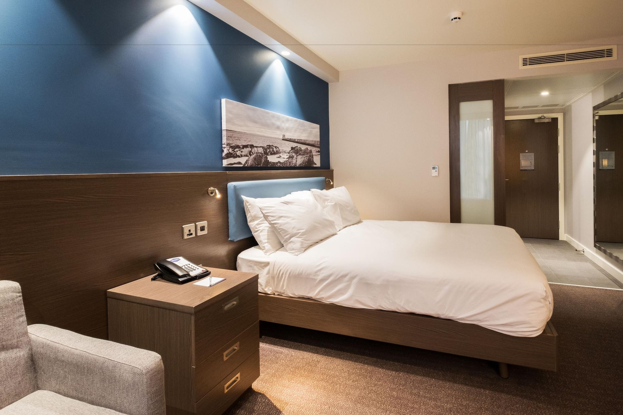 Hampton By Hilton Aberdeen Airport Dyce Extérieur photo
