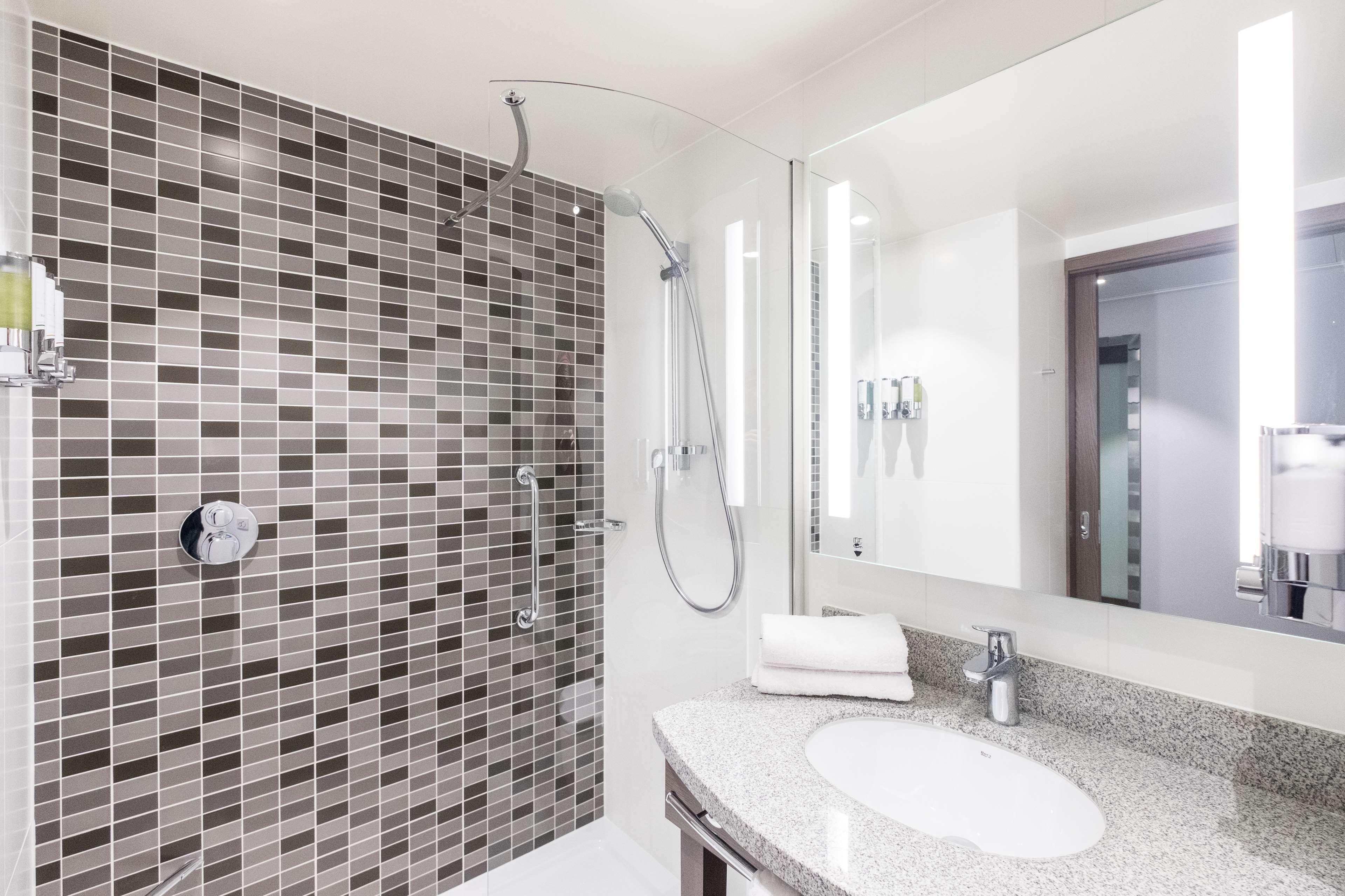 Hampton By Hilton Aberdeen Airport Dyce Extérieur photo