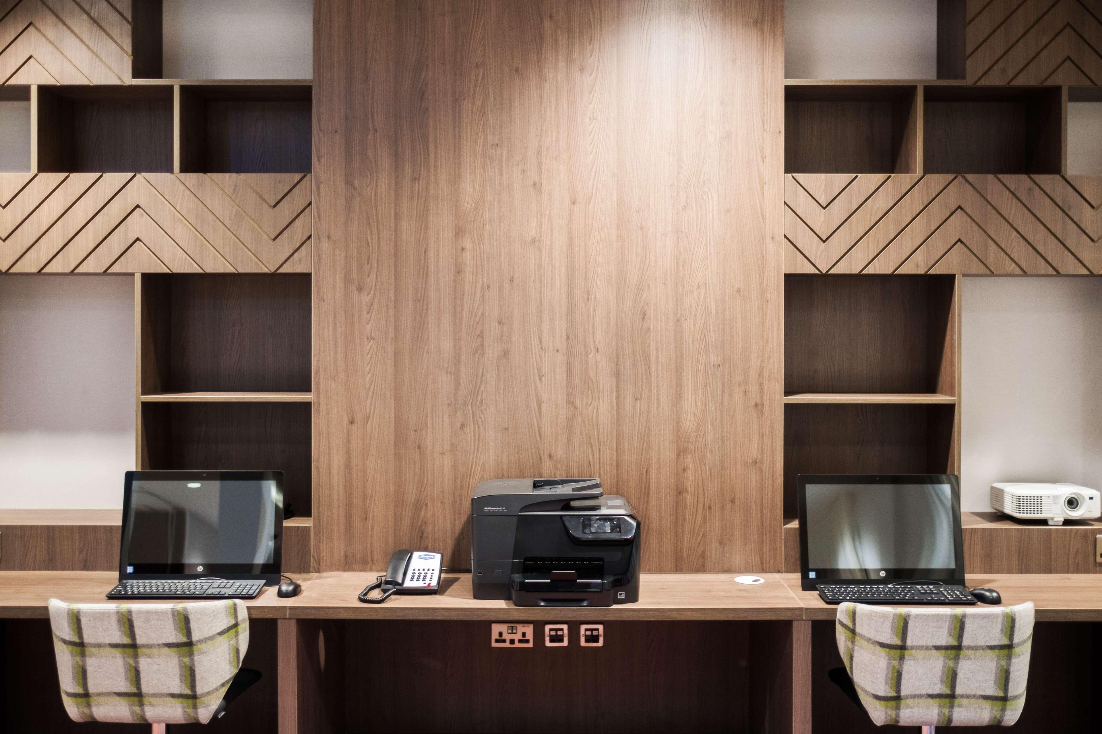 Hampton By Hilton Aberdeen Airport Dyce Extérieur photo