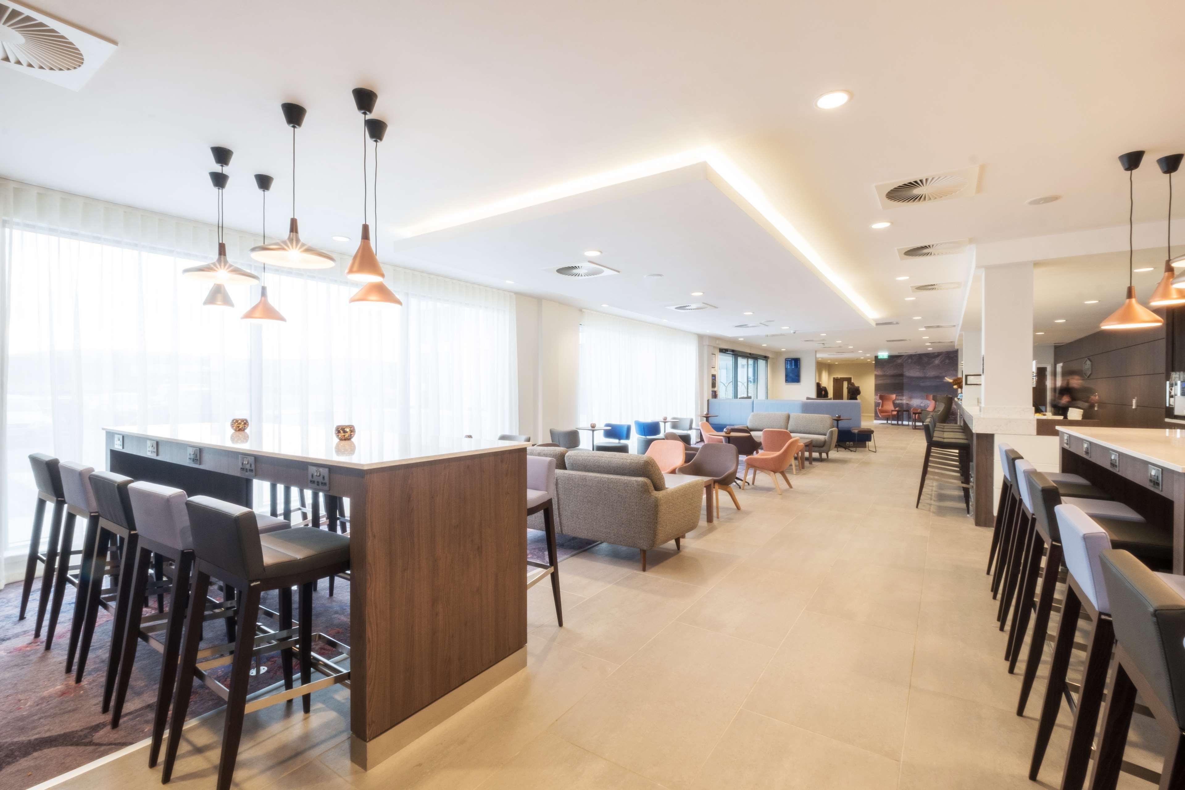 Hampton By Hilton Aberdeen Airport Dyce Extérieur photo