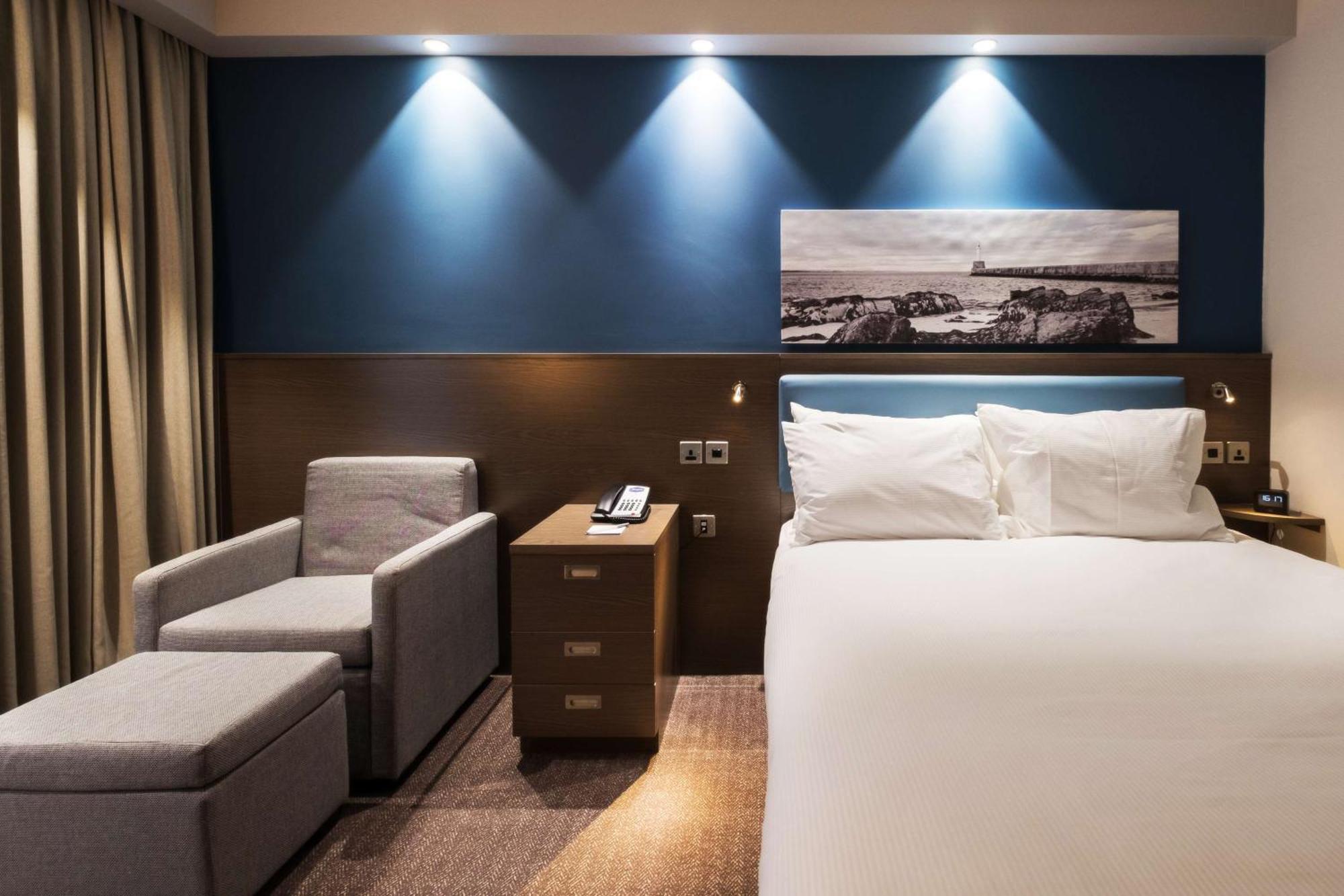 Hampton By Hilton Aberdeen Airport Dyce Extérieur photo